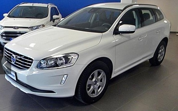 Left hand drive VOLVO XC 60 D4 Momentum